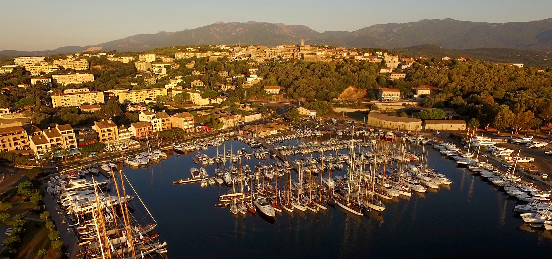 Camping Porto Vecchio alentours port soir